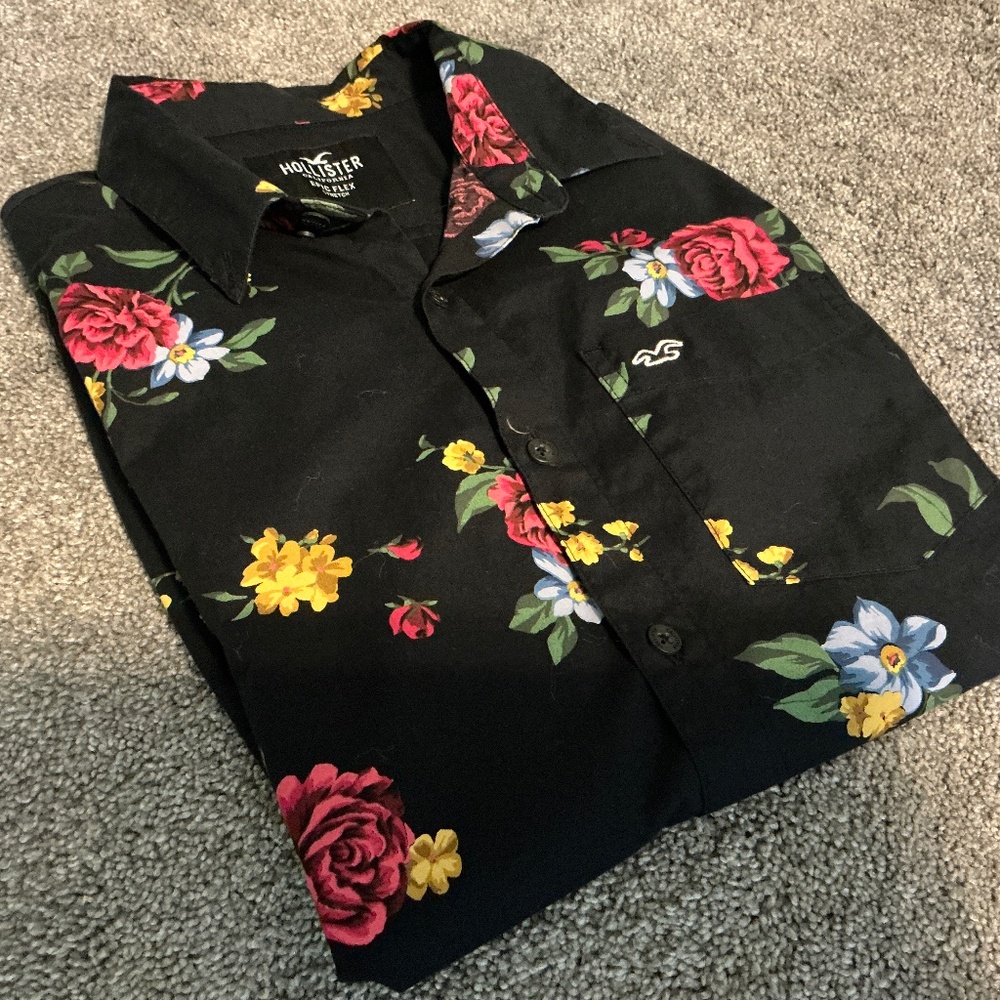 Hollister Hawaiian Shirt-Men's Small